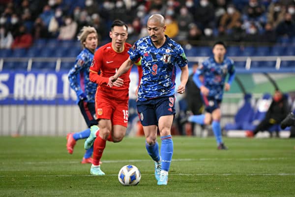 SAITAMA, JAPAN - JANUARY 27: Daizen Maeda of Japan in action during the FIFA World Cup Asian Qualifier Final Round Group B match between Japan and China at Saitama Stadium on January 27, 2022 in Saitama, Japan. (Photo by Kenta Harada/Getty Images)